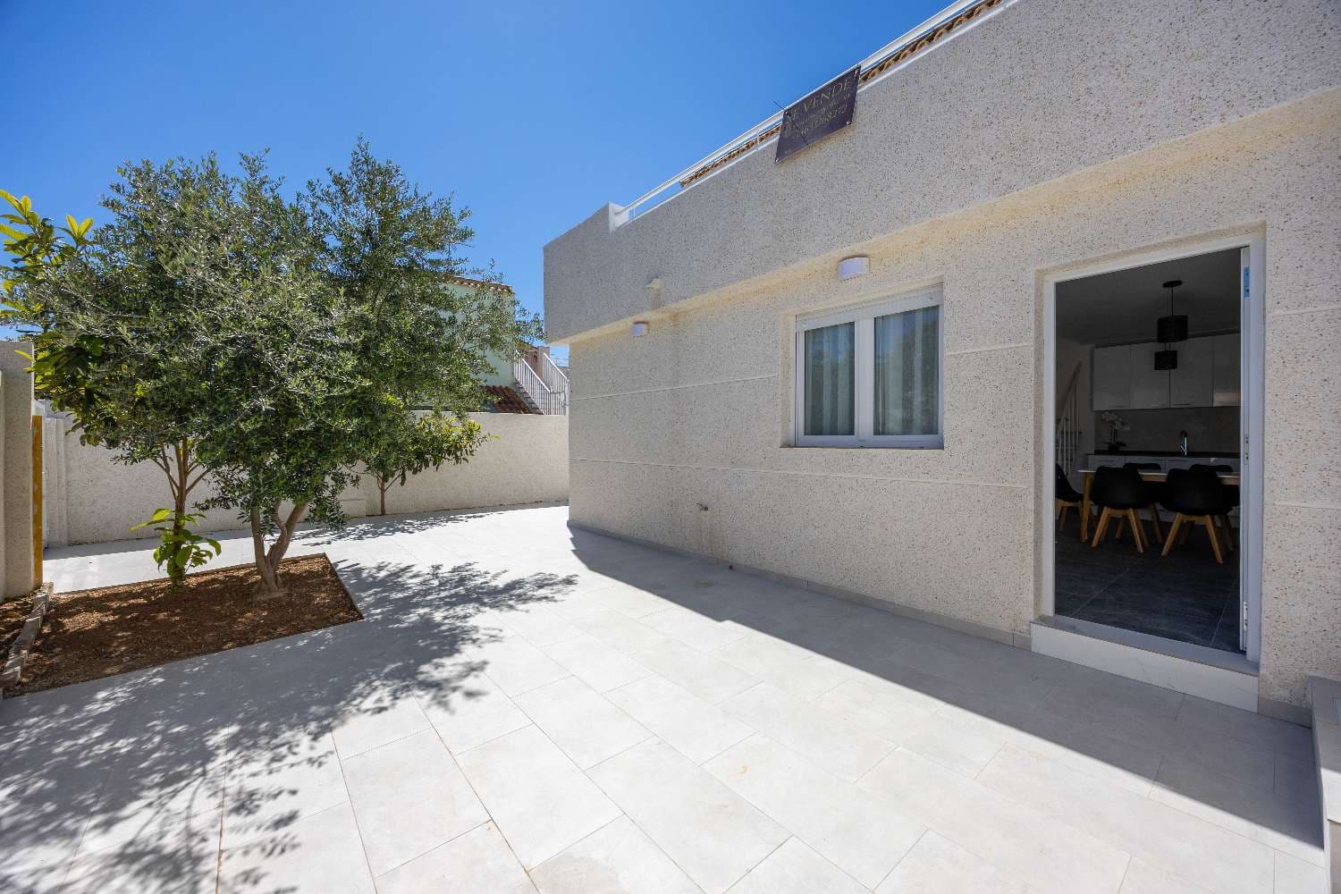Bungalow de 3 habitaciones en Torrevieja en venta con piscina garaje - 269.000 € (Ref: 9702428)