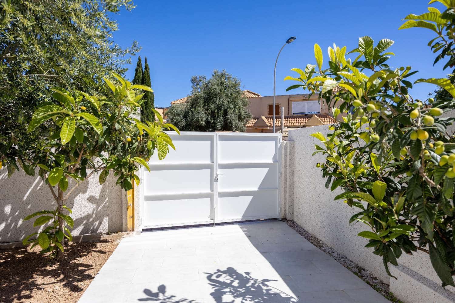 Bungalow de 3 habitaciones en Torrevieja en venta con piscina garaje - 269.000 € (Ref: 9702428)