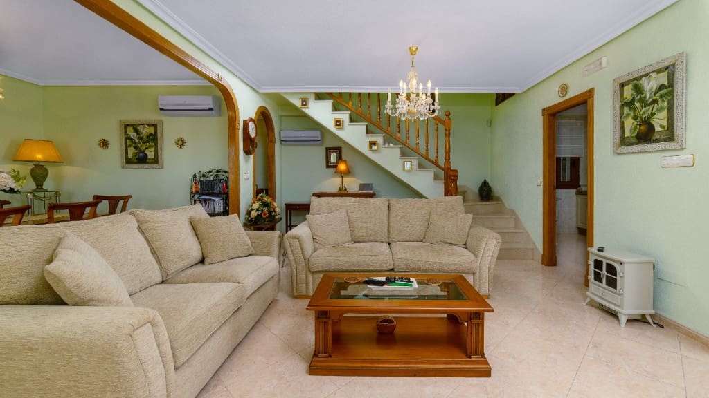 2 bedroom Villa for sale in Orihuela - € 290,000 (Ref: 9713478)