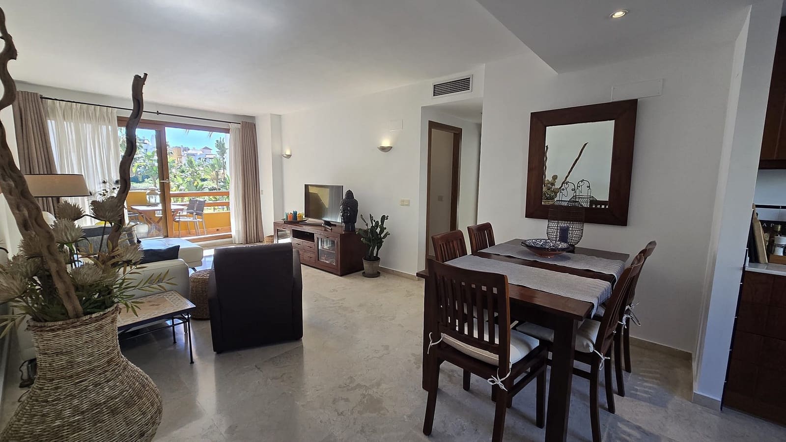 2 bedroom Apartment for sale in Punta Prima with garage - € 279,000 (Ref: 9723837)