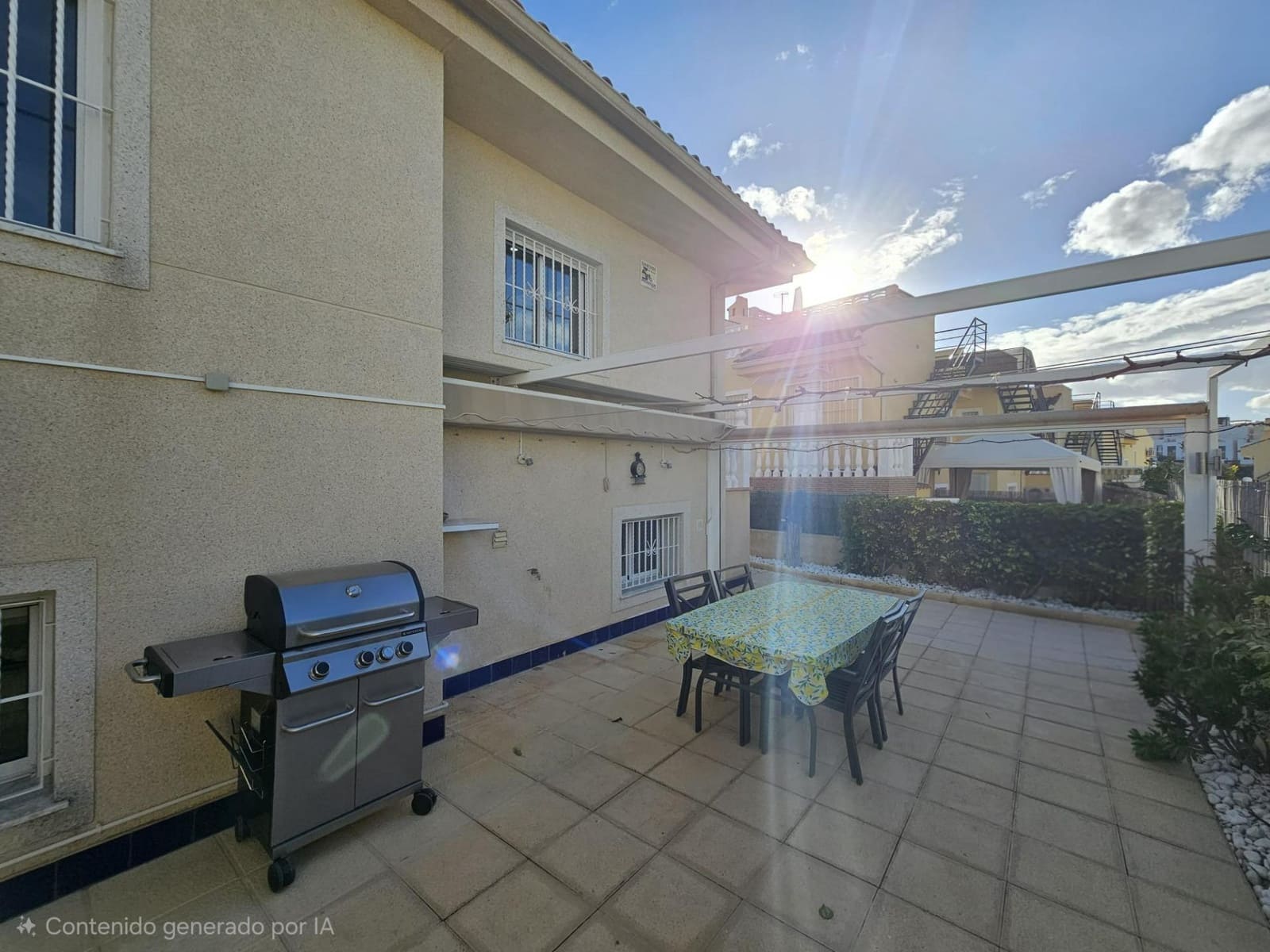 Chalet de 3 habitaciones en Benijófar en venta con piscina - 299.000 € (Ref: 9729439)