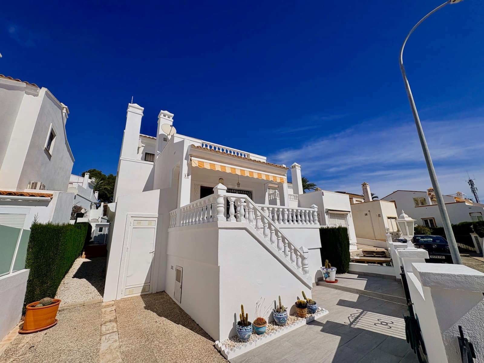 3 sovrum Villa till salu i Orihuela med pool - 289 000 € (Ref: 9729453)