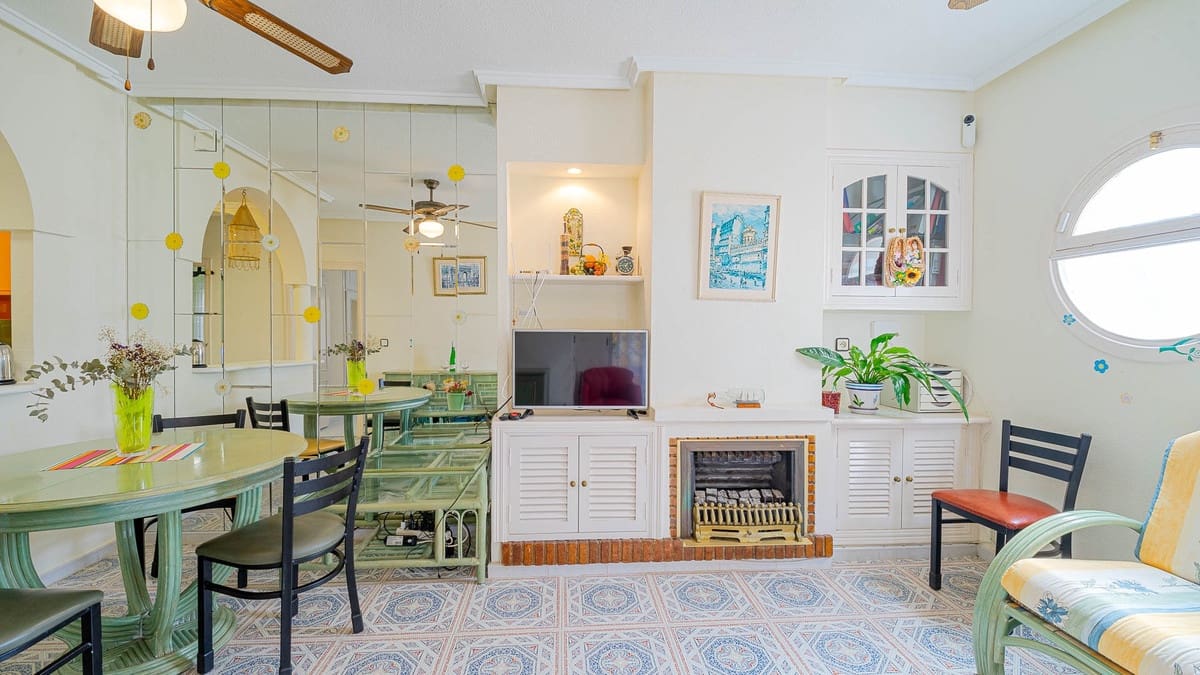 Apartamento de 2 habitaciones en Orihuela en venta - 165.000 € (Ref: 9737115)