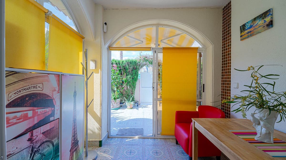 Apartamento de 2 habitaciones en Orihuela en venta - 165.000 € (Ref: 9737115)