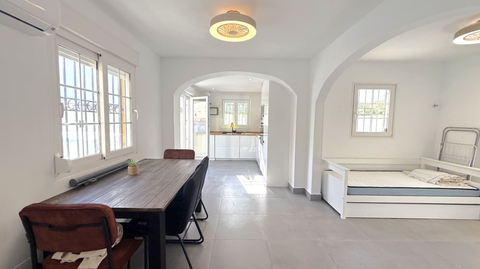 Casa de 2 habitaciones en Orihuela en venta con piscina - 339.000 € (Ref: 9742112)