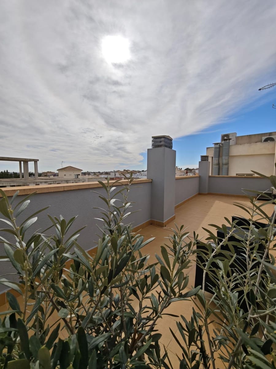 Apartamento de 2 habitaciones en San Miguel de Salinas en venta con piscina garaje - 199.000 € (Ref: 9742119)