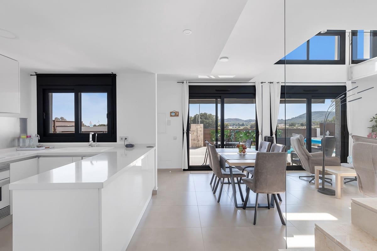 Chalet de 3 habitaciones en Orihuela en venta con piscina - 419.500 € (Ref: 9742123)