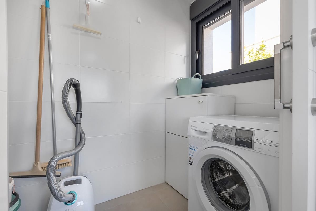 Chalet de 3 habitaciones en Orihuela en venta con piscina - 419.500 € (Ref: 9742123)