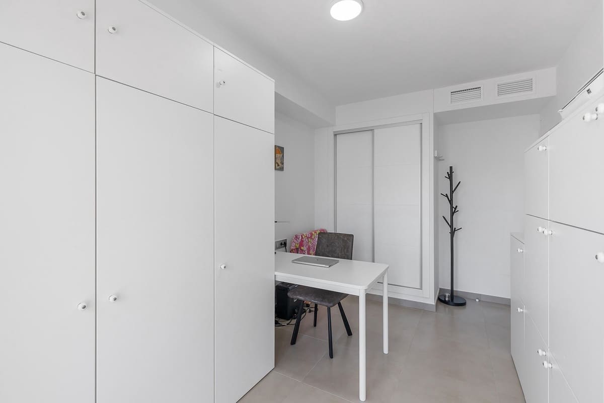 Chalet de 3 habitaciones en Orihuela en venta con piscina - 419.500 € (Ref: 9742123)