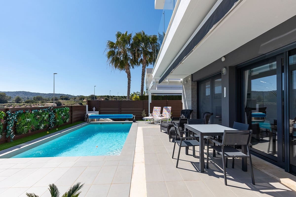 Chalet de 3 habitaciones en Orihuela en venta con piscina - 419.500 € (Ref: 9742123)