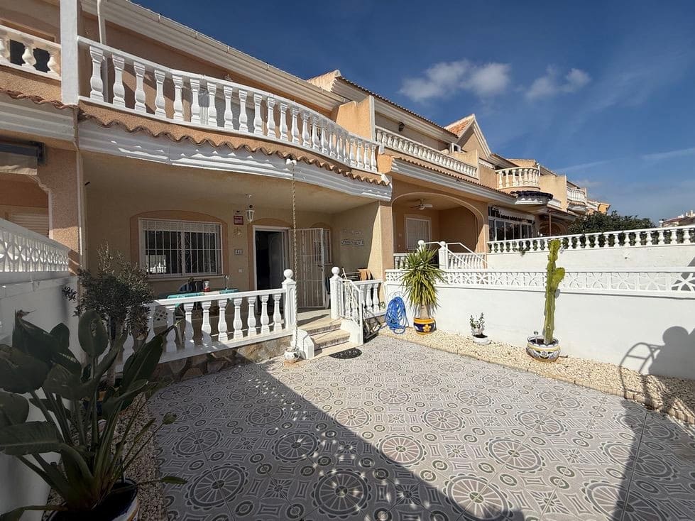 2 soveværelse Byhus til salg i Rojales med swimmingpool - € 199.000 (Ref: 9742124)