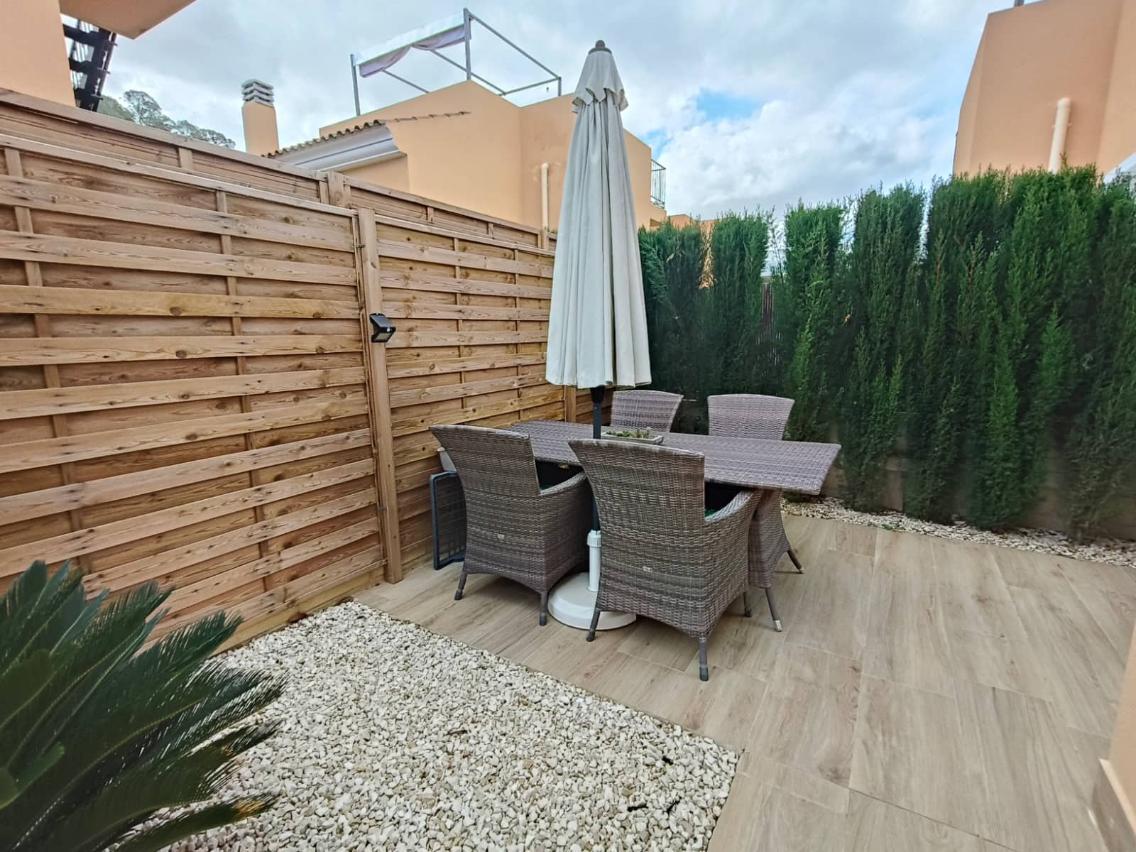 2 soverom Villa til salgs i La Romana med svømmebasseng garasje - € 249 000 (Ref: 9753514)