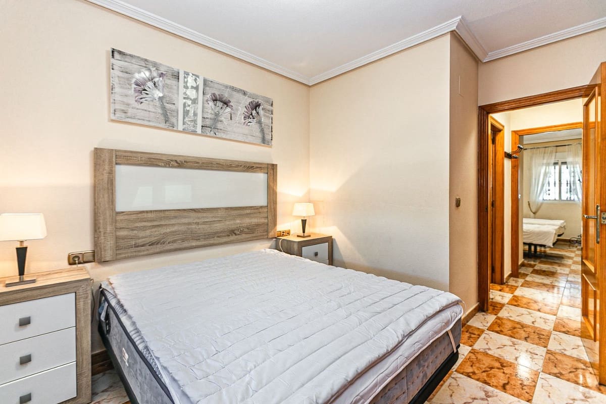 Apartamento de 2 habitaciones en Orihuela en venta - 155.000 € (Ref: 9753519)