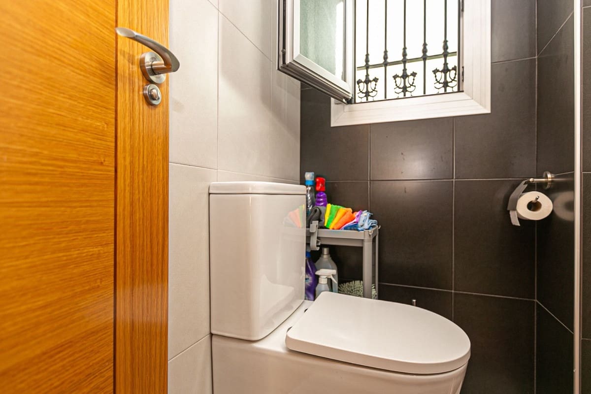 3 bedroom Townhouse for sale in Guardamar del Segura - € 250,000 (Ref: 9753525)