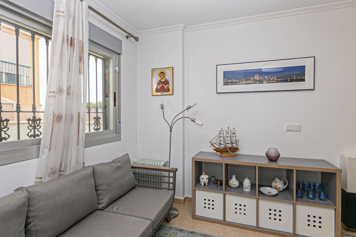 3 bedroom Townhouse for sale in Guardamar del Segura - € 250,000 (Ref: 9753525)