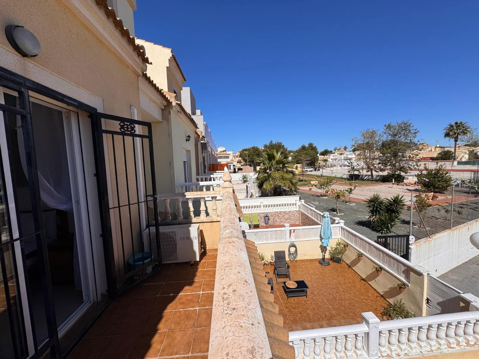 3 soveværelse Byhus til salg i Campoamor med swimmingpool - € 229.995 (Ref: 9762444)