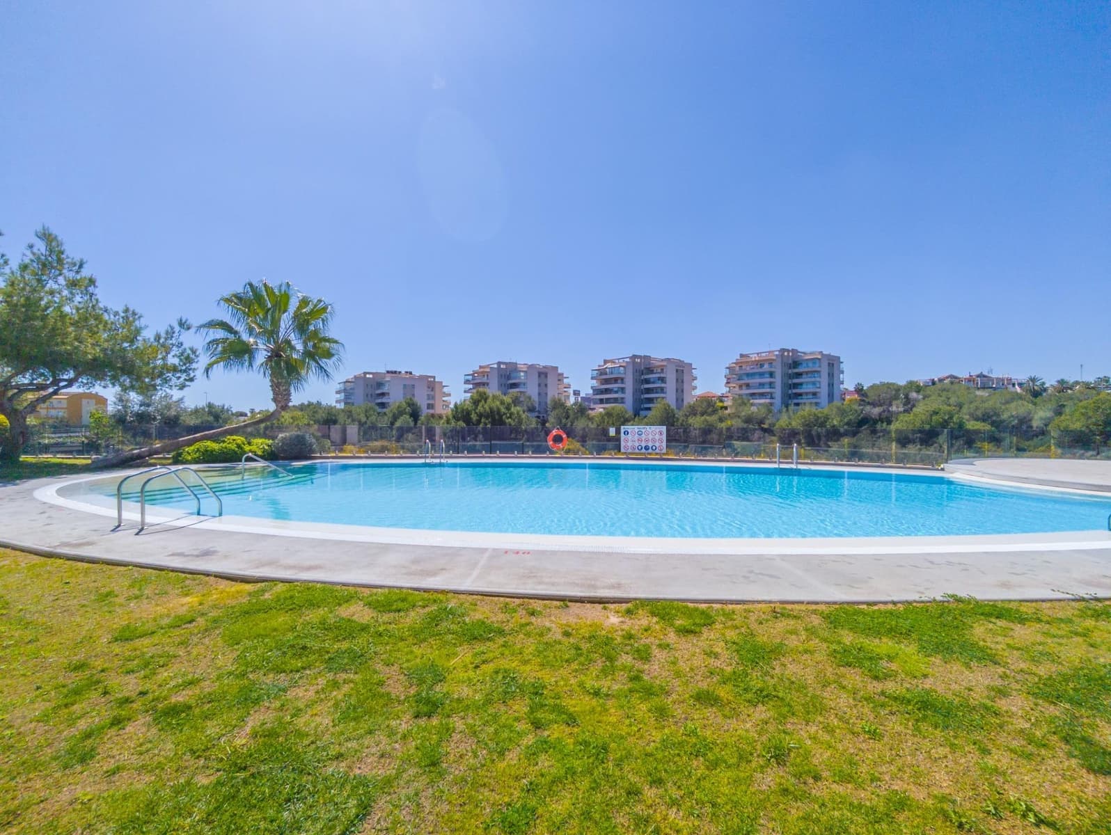 3 soveværelse Lejlighed til salg i Orihuela Costa med swimmingpool - € 378.000 (Ref: 9762446)