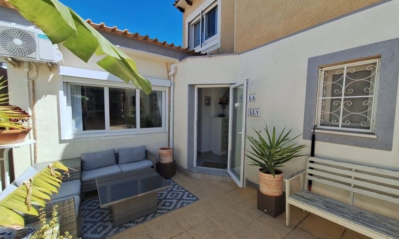 3 sypialnia Willa na sprzedaż w Orihuela Costa z basenem garażem - 369 995 € (Ref: 9762457)