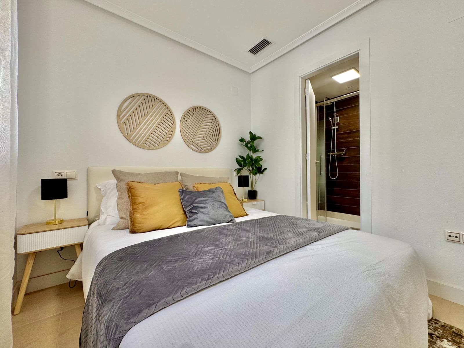 3 soveværelse Lejlighed til salg i Torrevieja med garage - € 220.000 (Ref: 9762460)