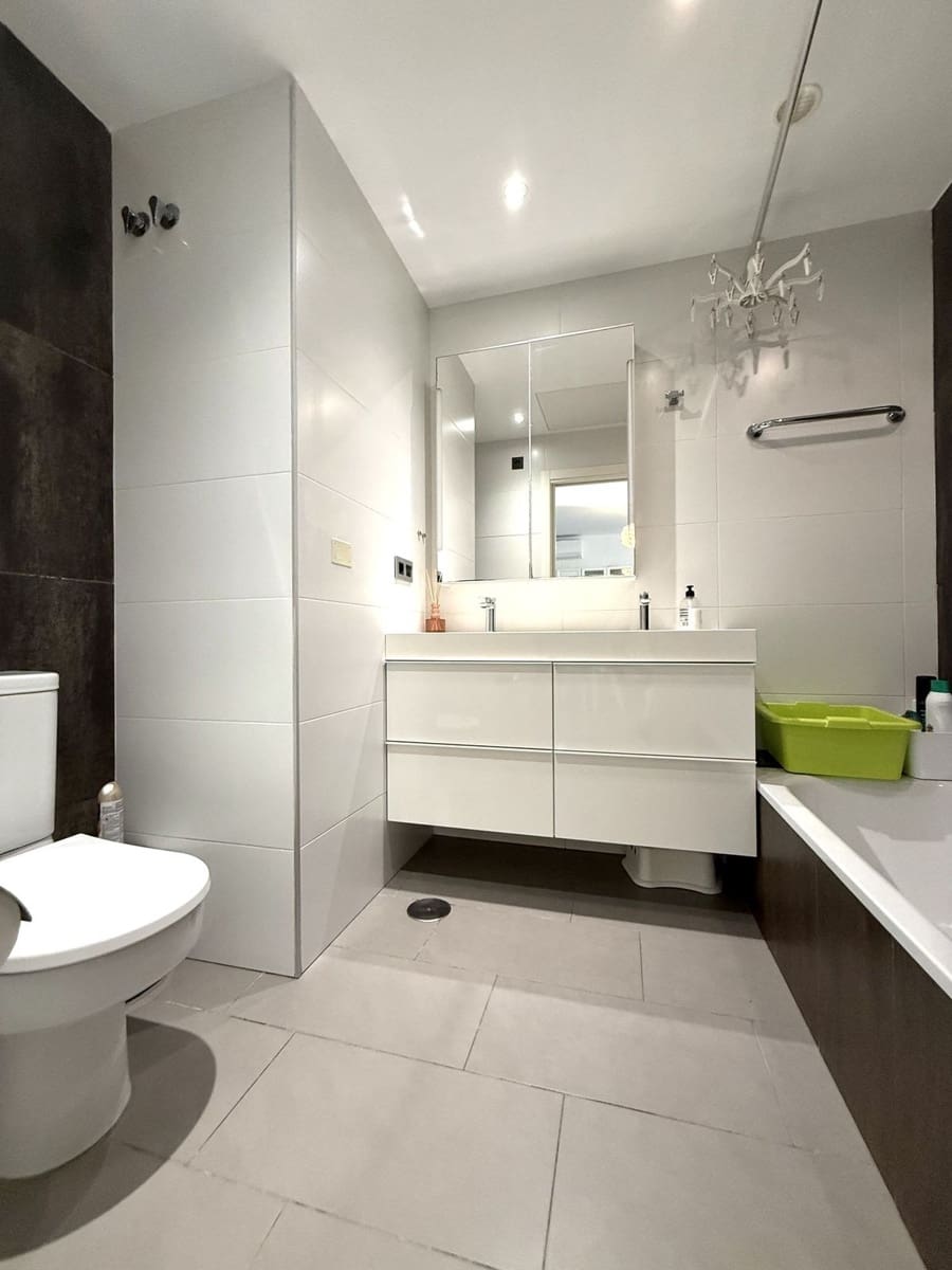 Apartamento de 2 habitaciones en Orihuela en venta con piscina garaje - 270.000 € (Ref: 9762466)