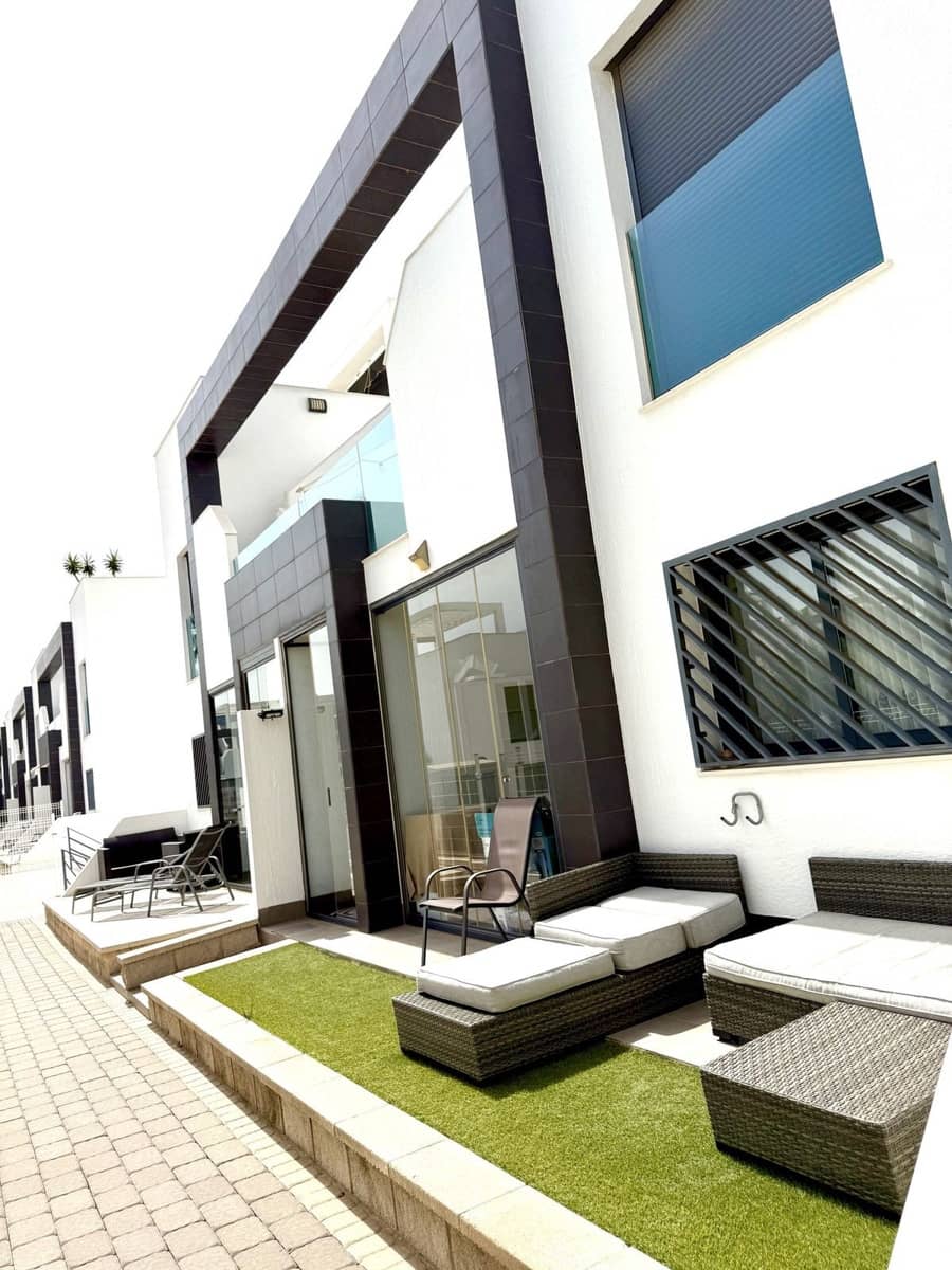 Apartamento de 2 habitaciones en Orihuela en venta con piscina garaje - 270.000 € (Ref: 9762466)