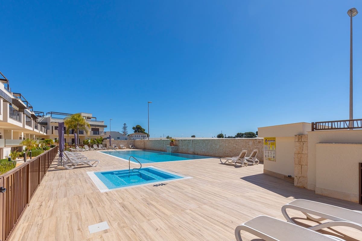 2 slaapkamer Penthouse te koop in Dolores De Pacheco met zwembad - € 249.000 (Ref: 9762467)