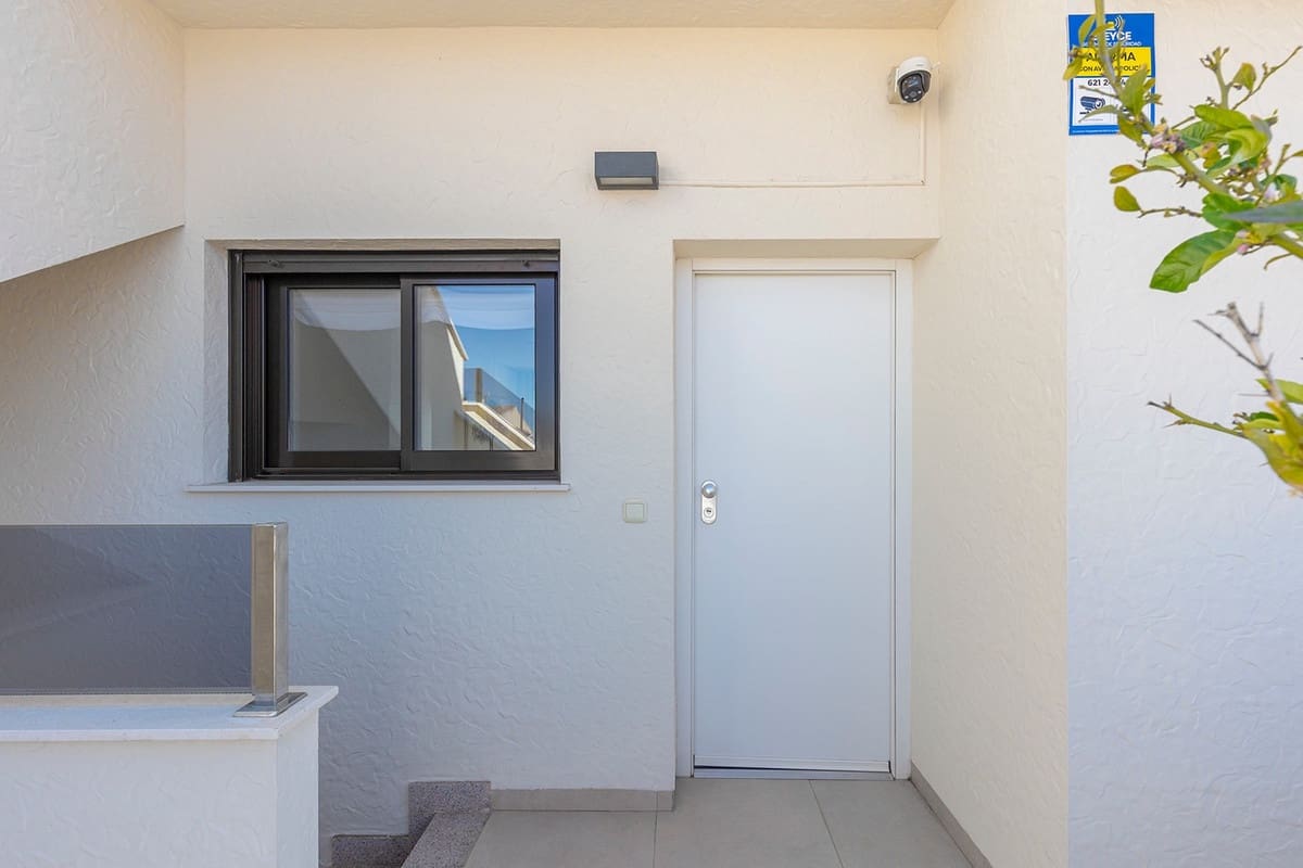 2 bedroom Penthouse for sale in Dolores De Pacheco with pool - € 249,000 (Ref: 9762467)