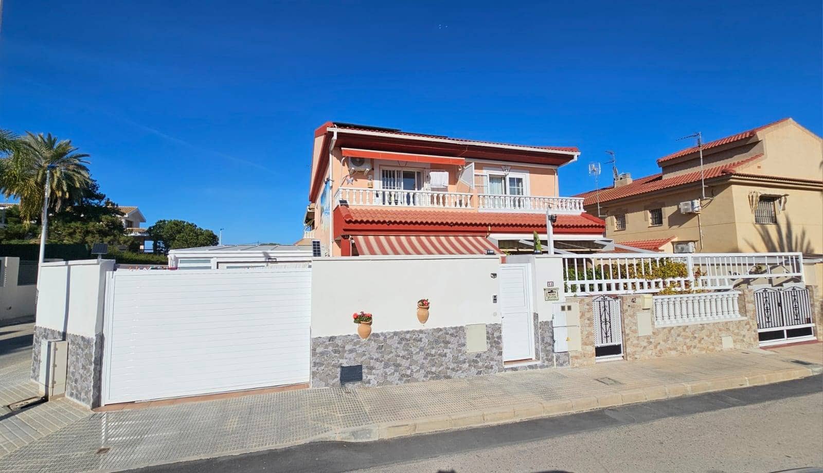 4 sovrum Hus till salu i Santiago de la Ribera med garage - 374 000 € (Ref: 9764799)