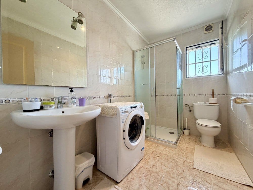 Chalet de 5 habitaciones en Ciudad Quesada en venta con garaje - 385.000 € (Ref: 9764819)