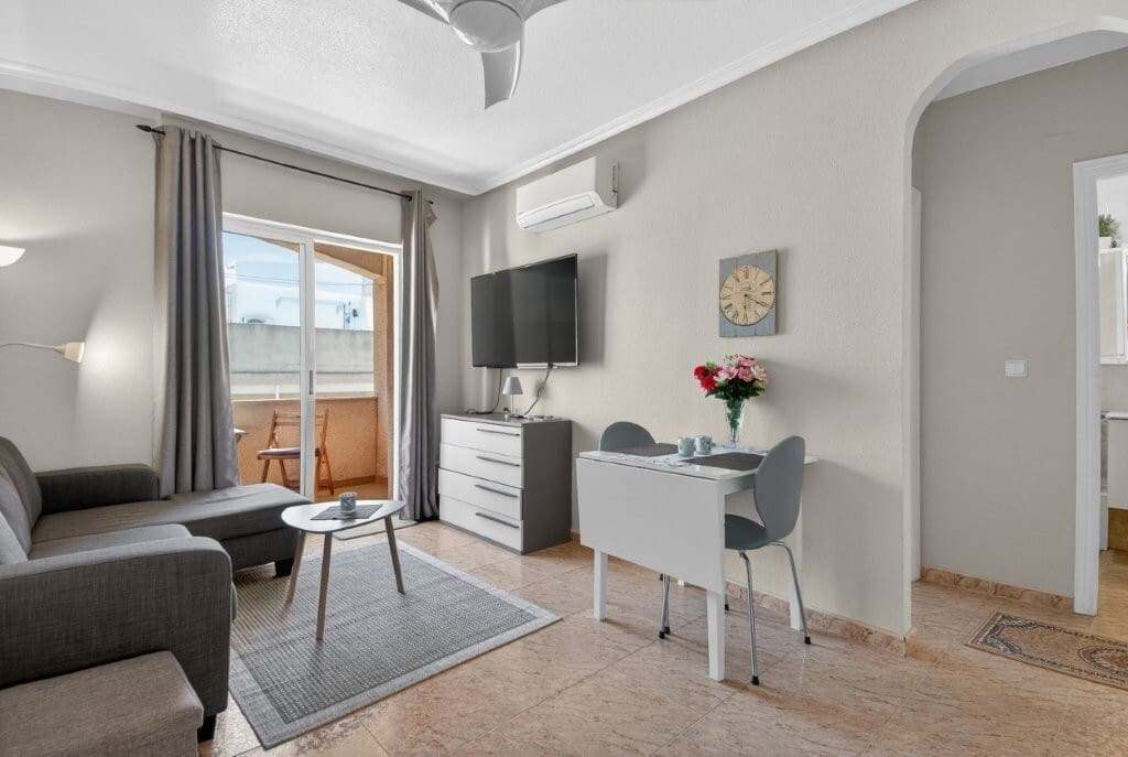 2 quarto Apartamento para venda em Torrevieja com piscina - 149 000 € (Ref: 9764822)