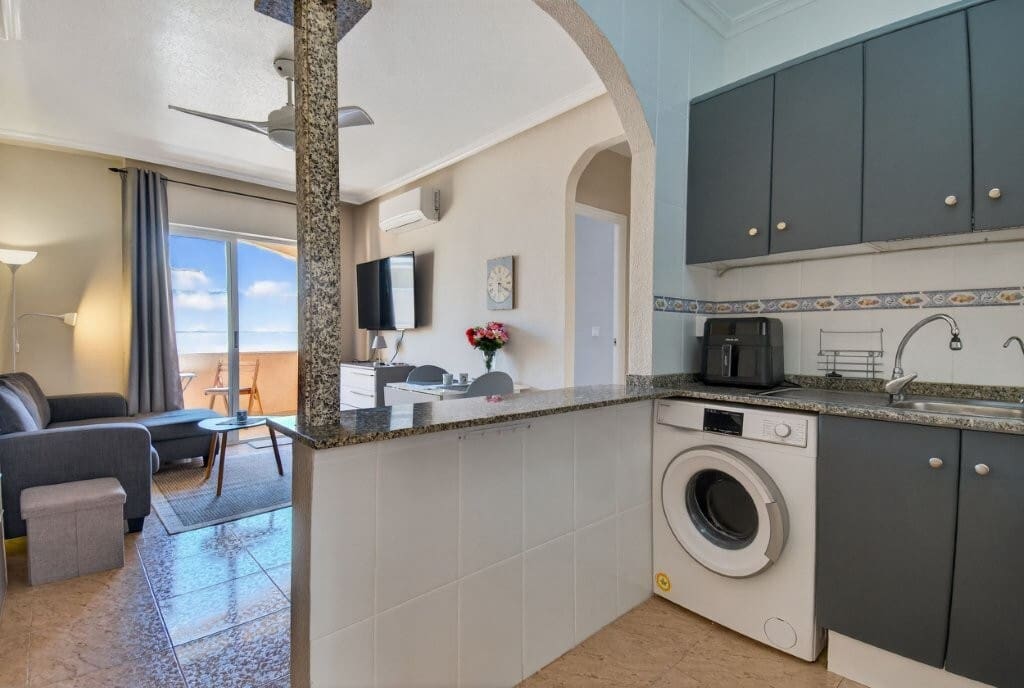 2 quarto Apartamento para venda em Torrevieja com piscina - 149 000 € (Ref: 9764822)