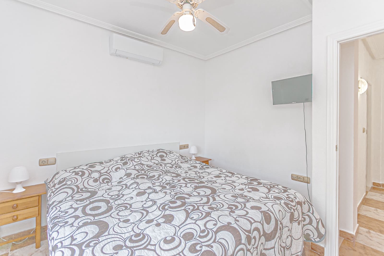 3 soveværelse Byhus til salg i Playa Flamenca med swimmingpool - € 224.500 (Ref: 9764835)