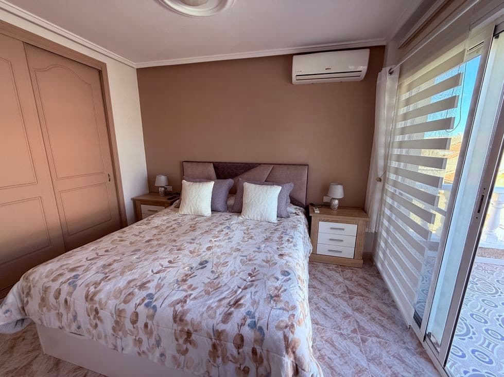 3 bedroom Villa for sale in Rojales with pool - € 239,000 (Ref: 9782119)