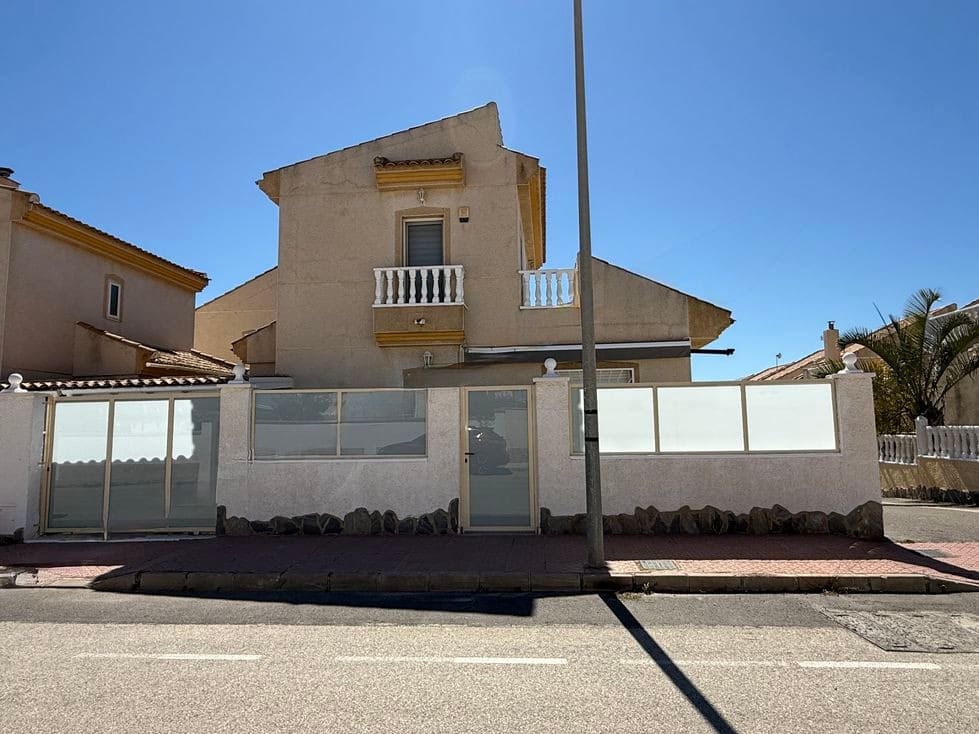 3 bedroom Villa for sale in Rojales with pool - € 239,000 (Ref: 9782119)