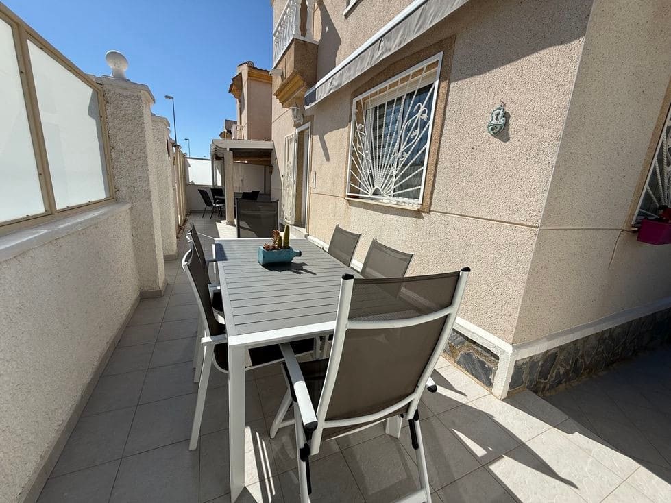 3 bedroom Villa for sale in Rojales with pool - € 239,000 (Ref: 9782119)