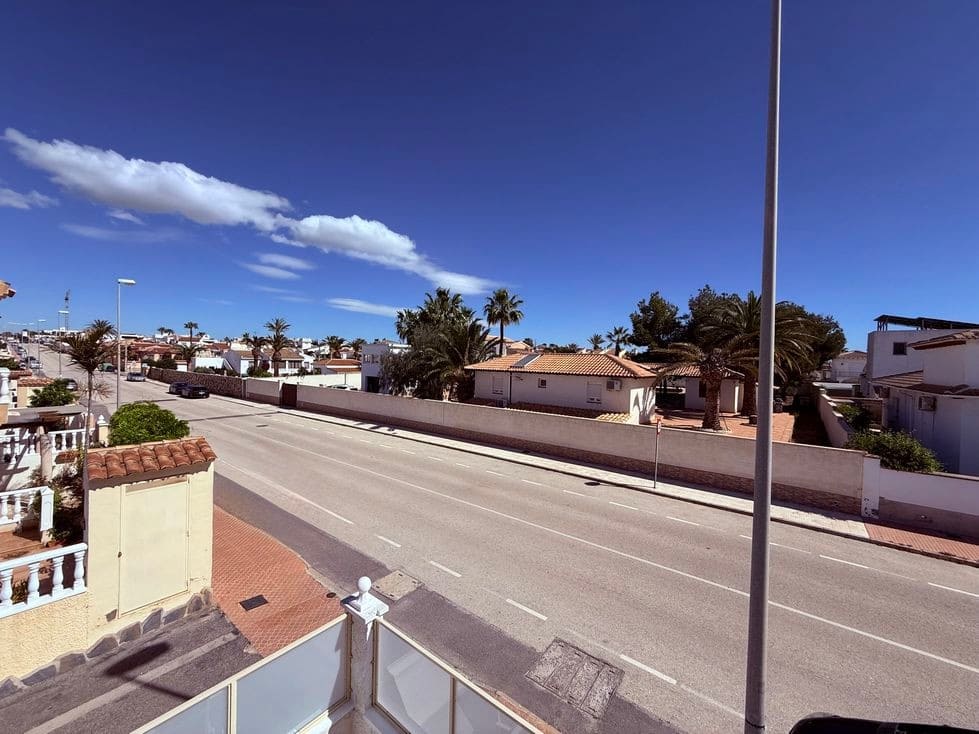 3 bedroom Villa for sale in Rojales with pool - € 239,000 (Ref: 9782119)