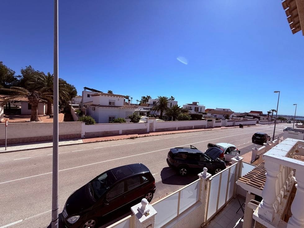 3 bedroom Villa for sale in Rojales with pool - € 239,000 (Ref: 9782119)