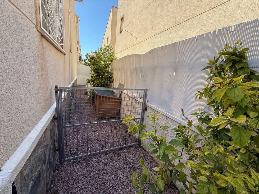 3 bedroom Villa for sale in Rojales with pool - € 239,000 (Ref: 9782119)