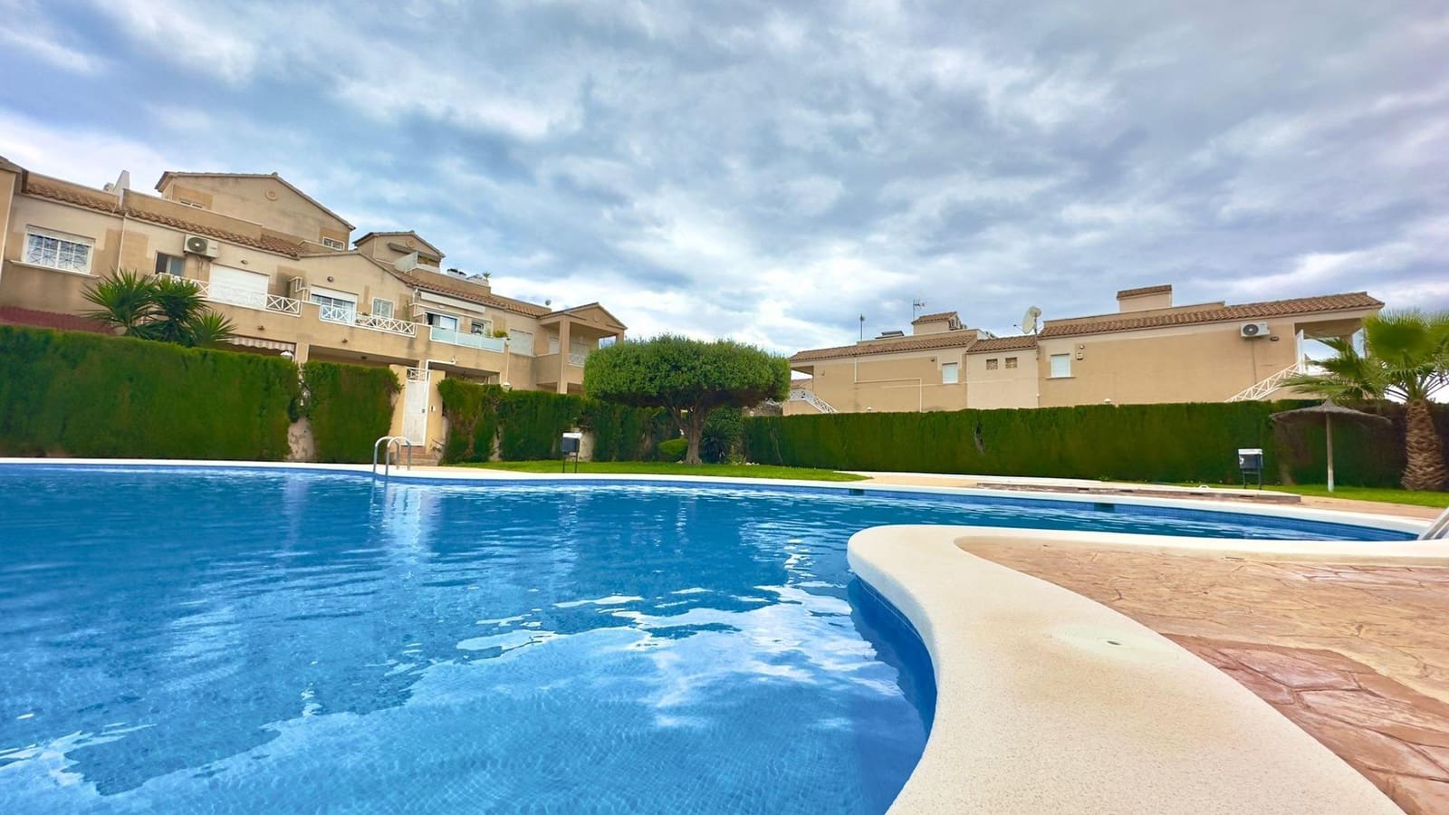 2 bedroom Bungalow for sale in Torrevieja with pool - € 197,900 (Ref: 9783736)