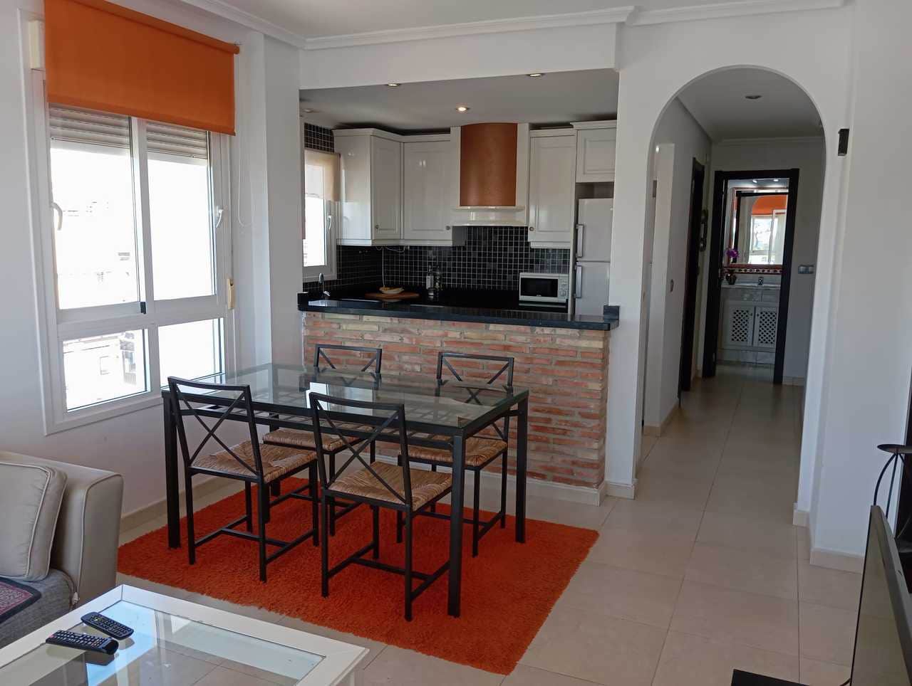 2 Zimmer Apartment zu verkaufen in Villamartin mit Garage - 190.000 € (Ref: 9791300)