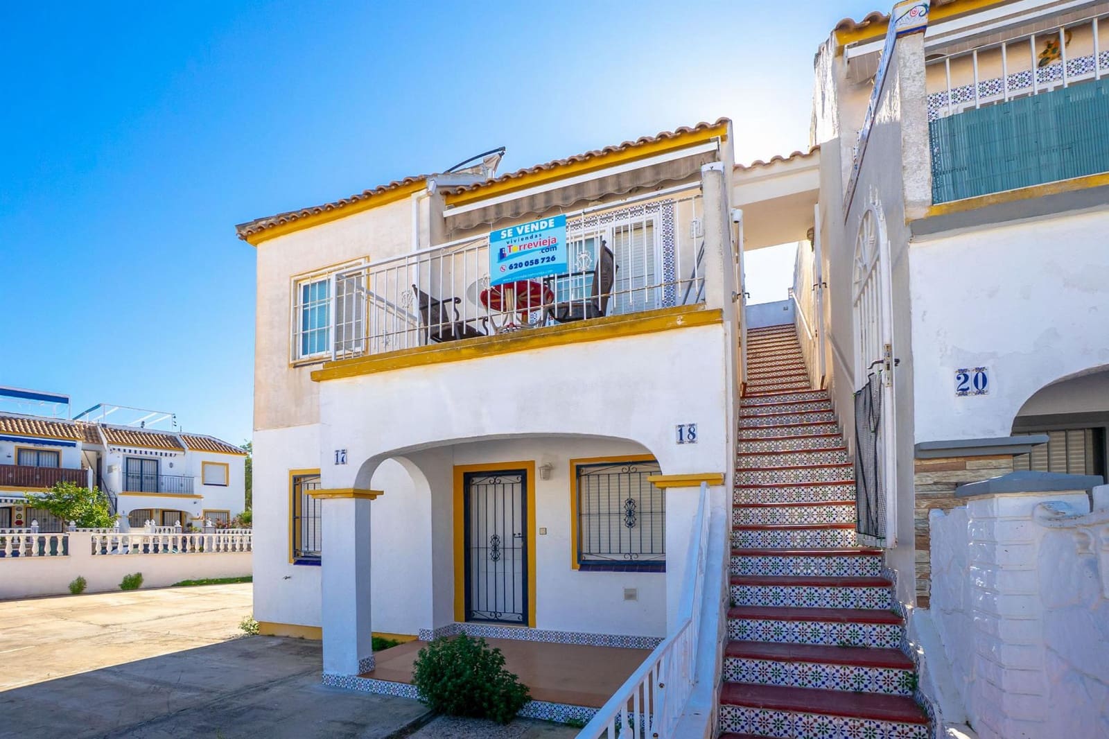 2 chambre Bungalow à vendre à Torrevieja avec piscine - 135 000 € (Ref: 9791315)