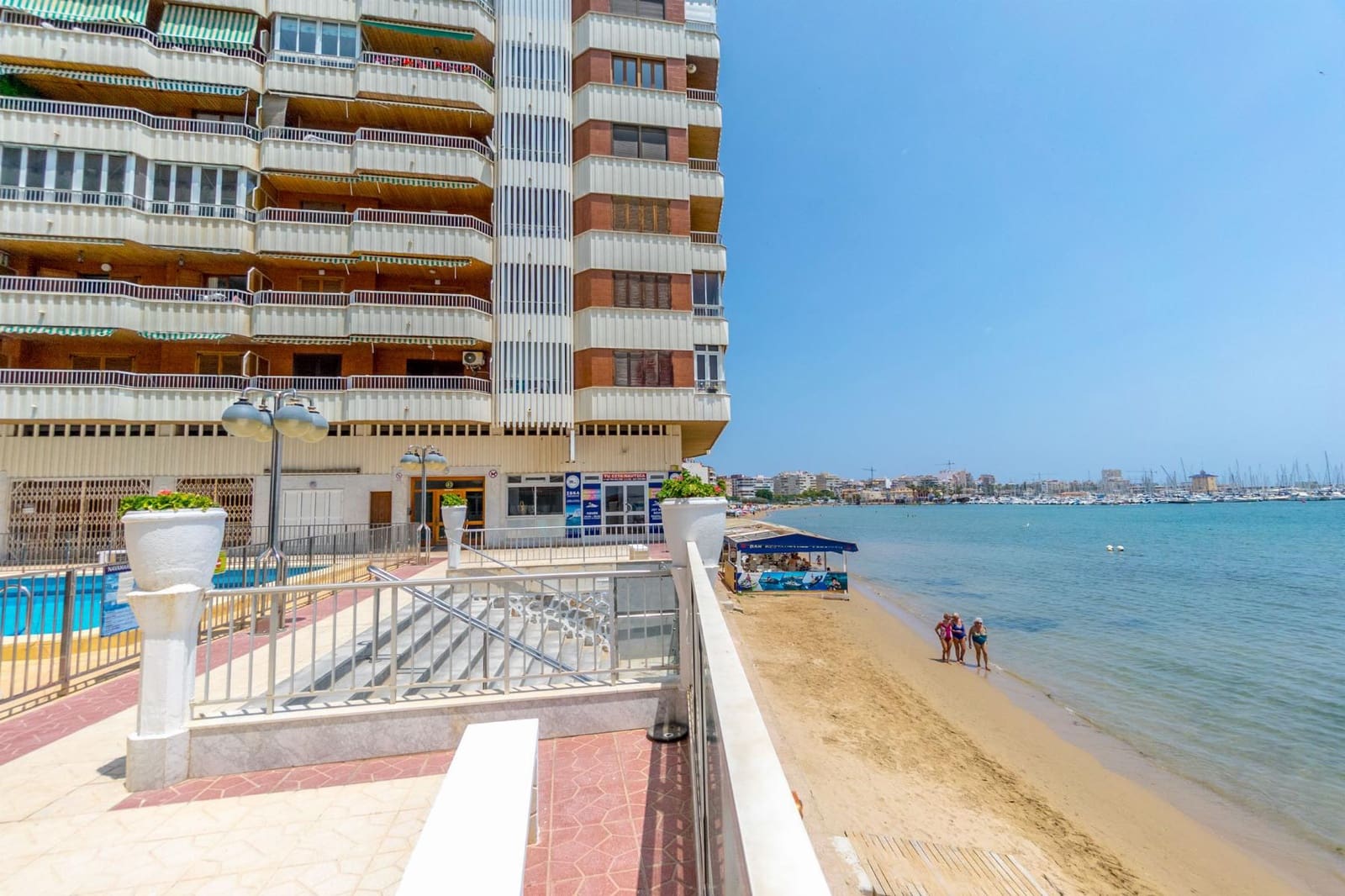 Apartamento de 3 habitaciones en Torrevieja en venta con piscina - 269.000 € (Ref: 9791316)