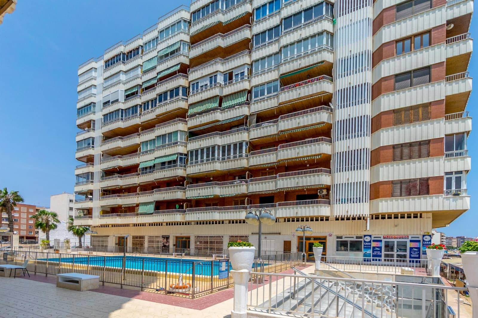 Apartamento de 3 habitaciones en Torrevieja en venta con piscina - 269.000 € (Ref: 9791316)