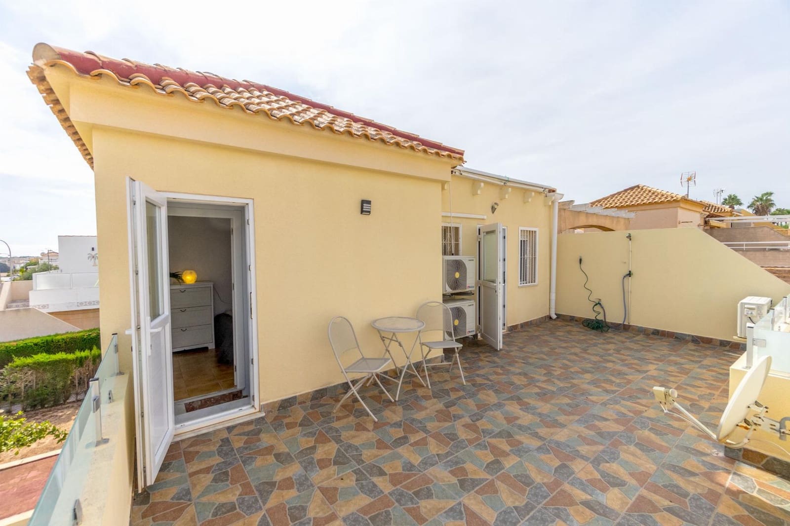 3 soveværelse Byhus til salg i Torrevieja med swimmingpool garage - € 255.000 (Ref: 9791317)