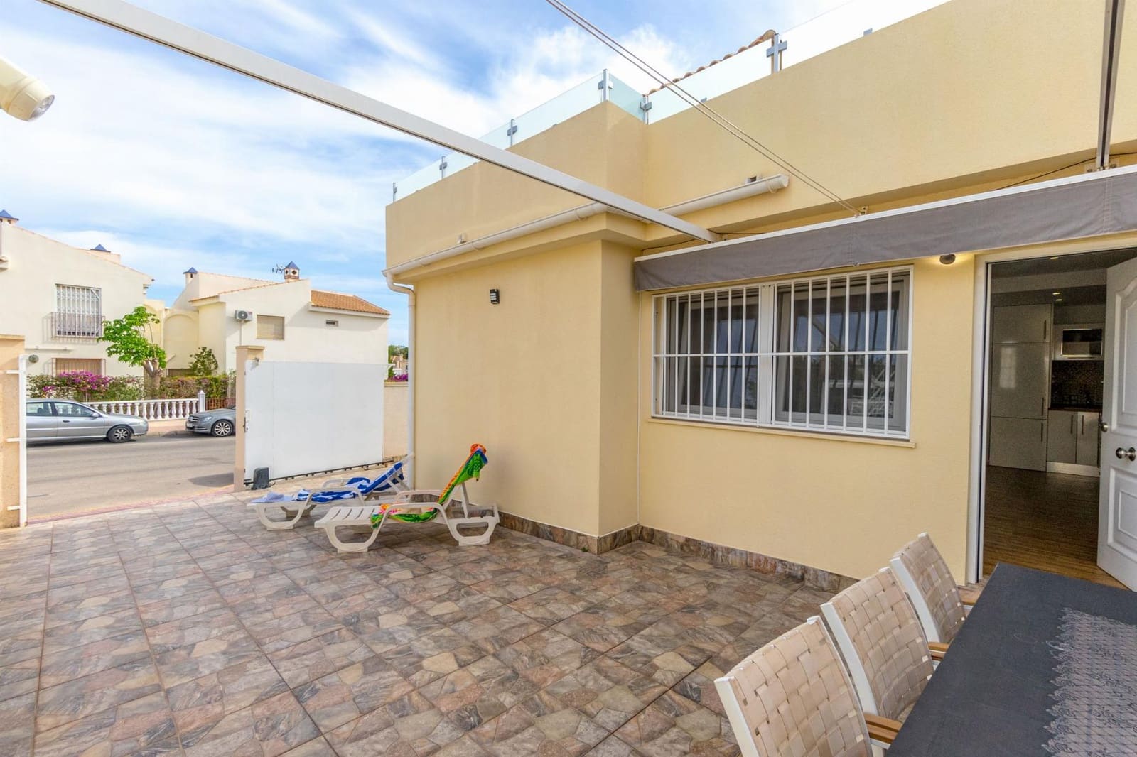 3 soveværelse Byhus til salg i Torrevieja med swimmingpool garage - € 255.000 (Ref: 9791317)