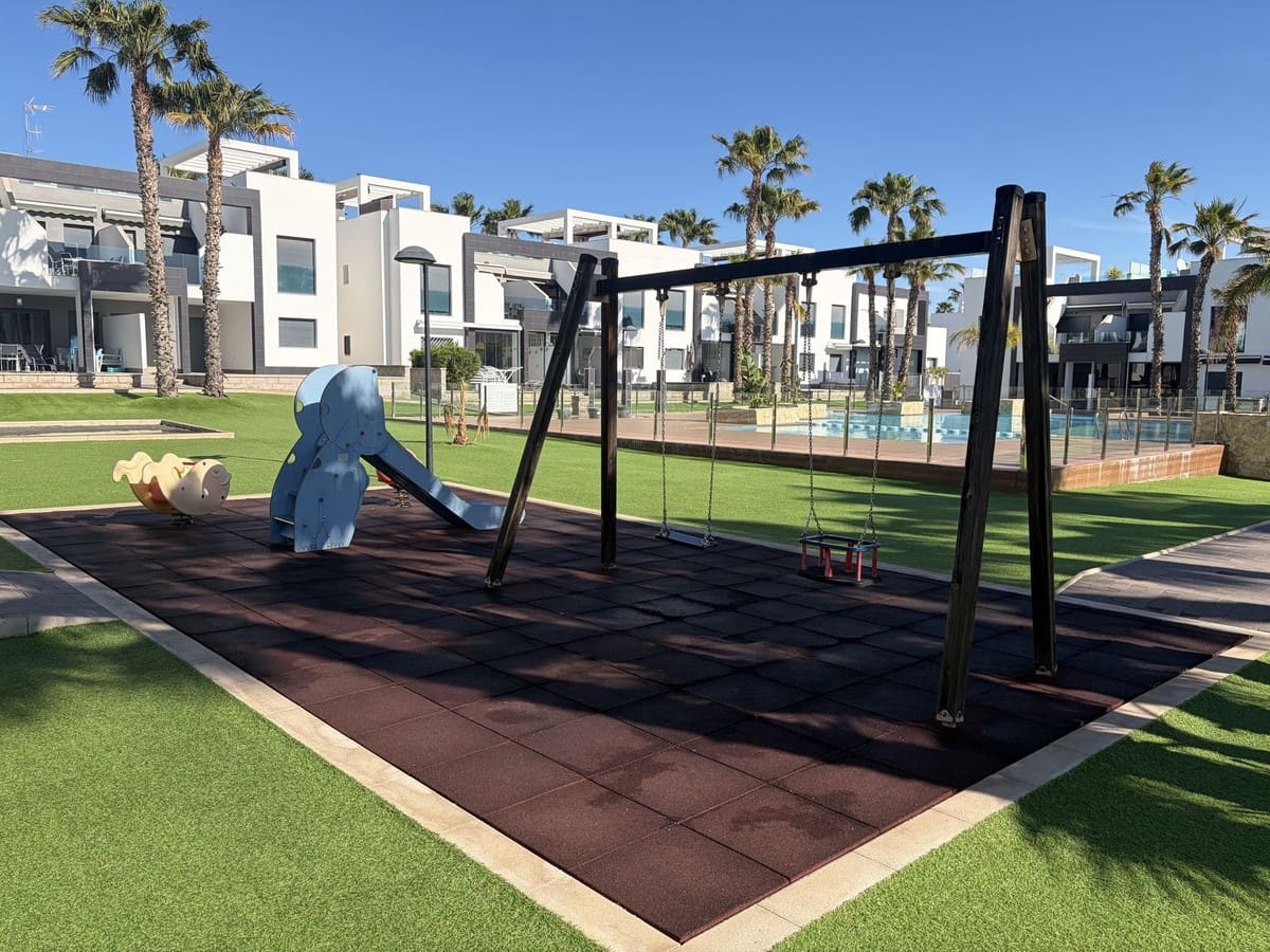 2 sypialnia Apartament na sprzedaż w Miasto Alicante / Alacant z basenem garażem - 269 000 € (Ref: 9791320)