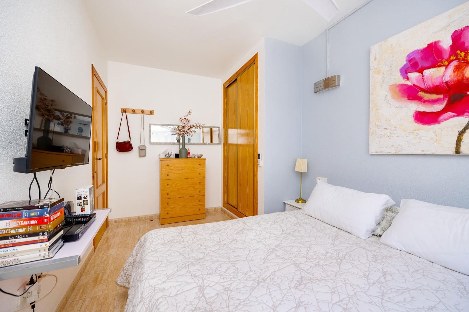 2 bedroom Apartment for sale in Torrevieja with pool - € 140,000 (Ref: 9795029)