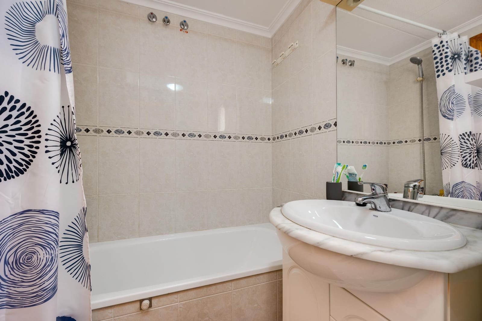 2 bedroom Apartment for sale in Torrevieja with pool - € 140,000 (Ref: 9795029)