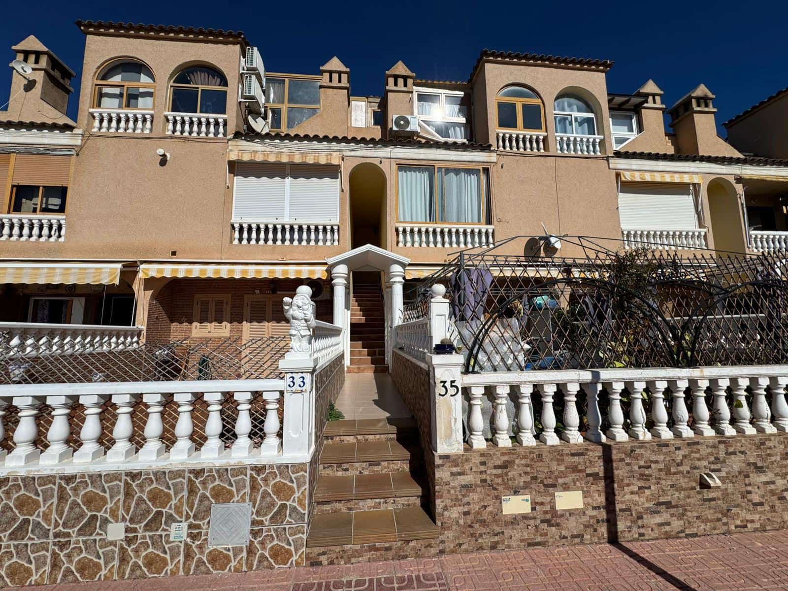 2 slaapkamer Bungalow te koop in Torrevieja - € 132.000 (Ref: 9795039)