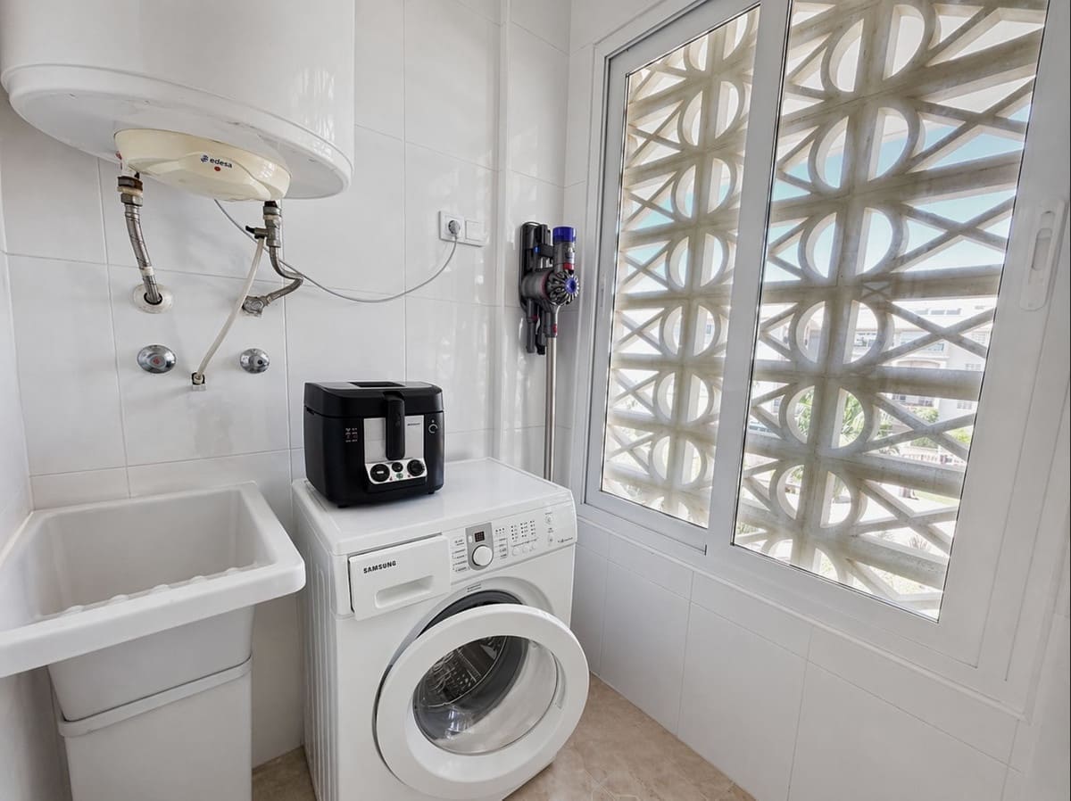 3 slaapkamer Penthouse te koop in Orihuela met zwembad - € 239.000 (Ref: 9795048)